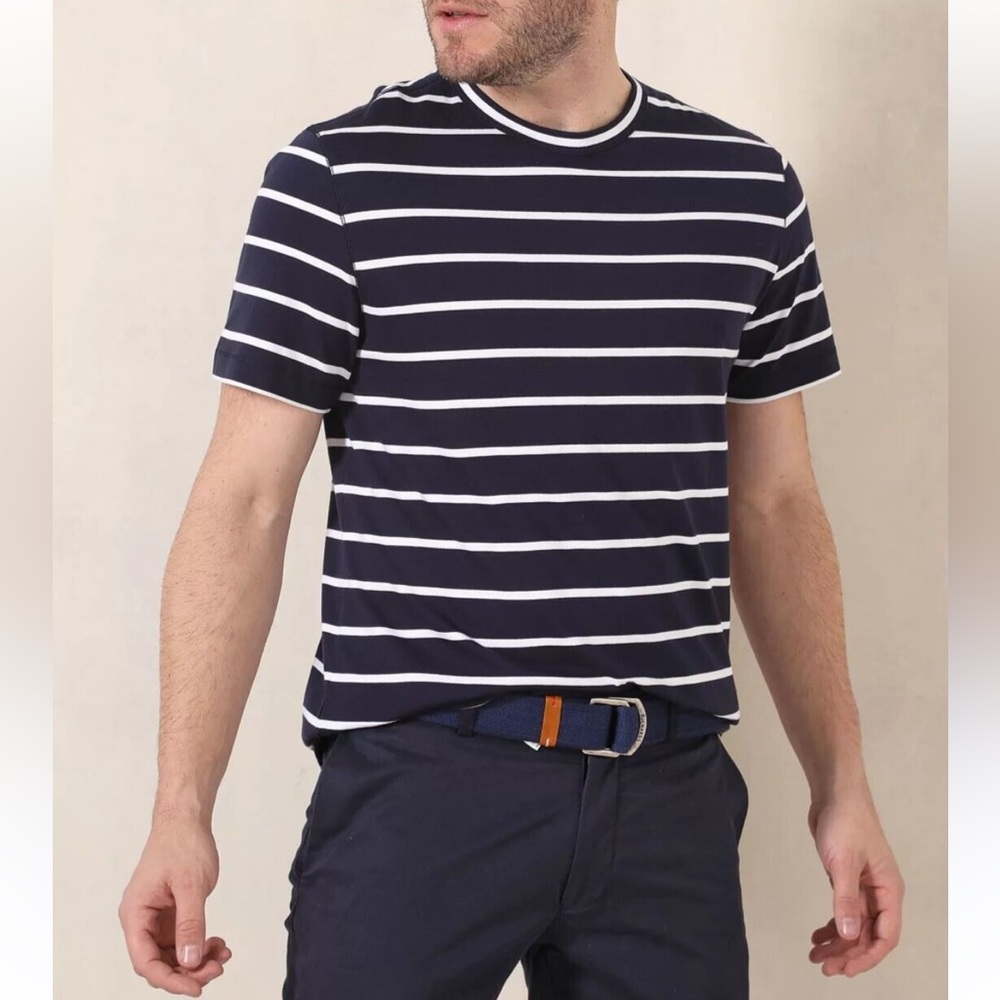 Banana Republic Men's Navy and White Striped Tee Supima Size Large